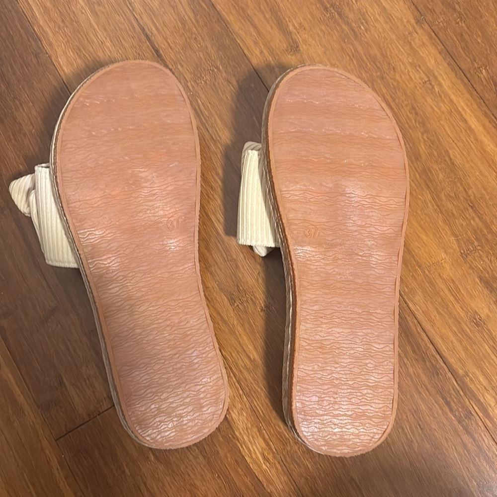 Sandals - Picture 2 of 3